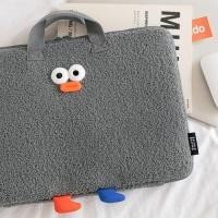 ราคา Ropamoda Brunch Brother 15-inch pom-pom booklet wide laptop pouch กระเป๋าใส่แลปท็อปขนปุย Made in Korea ลิขสิทธิ์แท้ สีเทา (12590844)