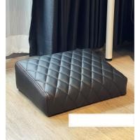 ราคา Sofathai ที่วางเท้า (กว้าง 60 cm) ทีรองเท้า footrest ที่พักเท้า ที่วางเท้าเพื่อสุขภาพ ที่วางเท้าใต้โต๊ะทำงาน สีดำ ตะเข็บสีขาว ตารางสามเหลี่ยม (12537958)