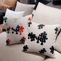 ราคา Wuxury Furniture หมอนอิง chrome heart ผ้าขนแกะเทียมพร้อมใส้ ส่งฟรี กางเขนสีดำ (12632556)