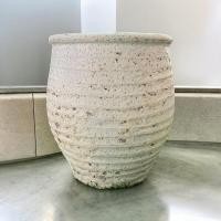 ราคา Lanna Pottery Flowerpot กระถางดินเผาทรงโอ่งลายคอตาล ขนาด 24 x 28cm. สีขาวเก่า (12479031)