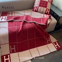 ราคา Wuxury Furniture หมอนอิงตัว H ผ้าห่มตัว H ผ้าขนสัตว์แคชเมียร์ นำเข้า ส่งฟรี ผ้าห่มสีแดง (12634906)