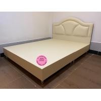 ราคา Chutikan เตียงหัวเบาะหุ้มหนังหัวพัด สีครีม 6 ฟุต (10892282)
