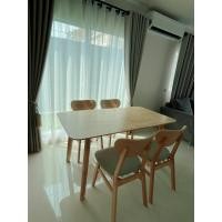 ราคา Evergreen Furniture ชุดโต๊ะทานข้าวไม้ยางพารา130 * 74 * 74 (4 ที่นั่ง) พร้อมเก้าอี้เบาะเทา 4 ตัว Natural (12181052)