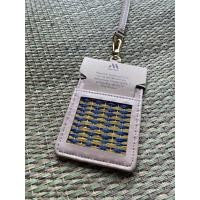 ราคา ซัมแมท ที่ใส่บัตรอเนกประสงค์ ดีไซน์ทันสมัย พร้อมช่องจัดเก็บบัตรอย่างเป็นระเบียบพร้อมสายคล้อง 7x0.5x11 cm สีครีมผสมสีเหลืองฟ้า (12645393)