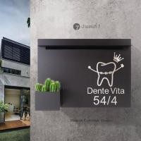 ราคา Homenumber7 บ้านเลขที่ 7 ตู้จดหมาย ตู้ไปรษณีย์ Customize ตู้จดหมาย รุ่นหน้าเรียบอักษรนูน กระถางหน้าเล็ก ขนาด 34x25 cm เทาเข้ม 34x25 cm รุ่นหน้าเรียบอั (10763331)