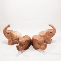 ราคา Minimal.design ตุ้กตาไม้ ช้างก้านกล้วย ขนาด 5"x2.5"x3"สำหรับช้างชูงวงต่ำ สีเนื้อไม้ (10781480)