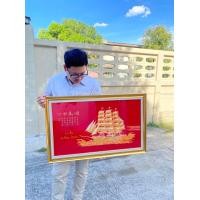 ราคา กิตติกรอบรูป [18x31 นิ้ว] เรือสำเภาเรียกทรัพย์ ภาพกรอบรูป เสริมฮวงจุ้ย เพิ่มบารมี ติดตั้งบนผนัง พื้นสีแดง (12141804)