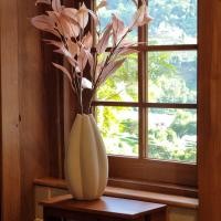 ราคา 25 C Room White Lotus Vase : แจกันทรงดอกบัวสีขาว สีขาว (12127919)