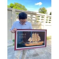 ราคา กิตติกรอบรูป [18x31 นิ้ว] เรือสำเภาเรียกทรัพย์ ภาพกรอบรูป เสริมฮวงจุ้ย เพิ่มบารมี ติดตั้งบนผนัง พื้นสีดำ (12141803)