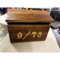 ราคา Naijanshop ตู้ไปรษณีย์เล็ก ไม้สัก แขวนหน้าบ้าน ใช้สพหรับใส่จดหมาย ขนาด 10x25xสูง 24 ซม. ตู้ไม้ทึบใส่เลข1-3,สีโอ๊ค (12565339)