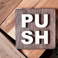 ราคา [FudFudAR] ป้าย PULL - PUSH แบบที่ 2 ป้ายไม้ดึง-ผลัก ป้ายไม้ ป้ายไม้สนเรดิเอต้า หนา 5 มม. งานนูน 3D วินเทจ ป้ายติดผนัง PUSH 15 x 15 ซม. (12110360)