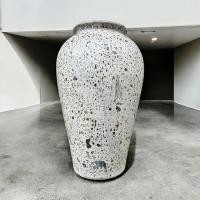 ราคา Vase แจกันดินเผาทรงไหเรียบสูง สีขาวเก่า ขนาด 26 x 44 cm. สีขาวเก้่า (12721388)