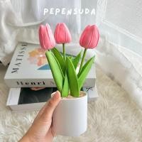 ราคา กระถางต้นไม้ตั้งโต๊ะ ดอกทิวลิปปลอม ตั้งโต๊ะพร้อมกระถางสีขาว 25 CM สีนมชมพู (12201407)