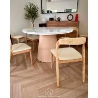 ราคา VENEER ASH TABLE + POPIE CHAIR ชุดโต๊ะอาหารไม้ยางพารา โต๊ะหมุน โต๊ะกลมสไตล์มินิมอล luxury โต๊ะกินข้าว 4-6 ที่นั่ง 120cm ท็อปไม้สีขาว CH08 เบาะสีขาว 4 (12750661)