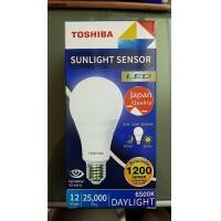 ราคา TOSHIBA หลอดไฟ LED SUNLIGHT SENSOR 12W แสงขาว ขั้ว E27 เปิด-ปิด อัตโนมัติ กลางคืน-เปิด กลางวัน-ดับ (12751503)