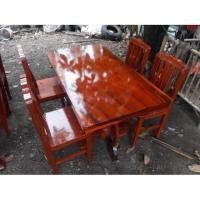 ราคา อรุณรัตน์เฟอร์นิเจอร์ โต๊ะกินข้าวไม้แผ่นเดียวพร้อมเก้าอี้4ตัว (1) 80×150ซม. สี (10889820)