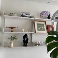 ราคา Morningdewhomey.bkk ชั้นวางของติดผนัง ชั้นวางของอเนกประสงค์ ชั้นวางพร้อมโต๊ะทำงาน ดีไซน์มินิมอล สำหรับแต่งบ้าน 9 (12752915)