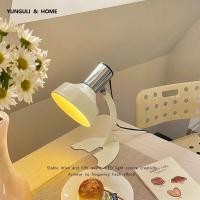 ราคา Morningdewhomey.bkk โคมไฟตั้งโต๊ะวินเทจ สีสันสดใส ดีไซน์โค้งคลาสสิก แต่งห้องให้มินิมอลแต่มีคาแรกเตอร์ ขาว (12752675)