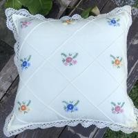 ราคา TiwaHandmade หมอนอิง แต่งบ้าน แต่งห้อง งานHandmade มีหลายลายให้เลือก ดอกไม้ปักตัวหนอน,ปลอกไส้ใน+ถุงผ้าแก้ว (12760675)