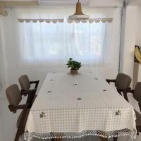 ราคา TiwaHandmade ผ้าปูโต๊ะ ผ้าฝ้ายสีขาวนวล ปักดอกไม้ + ถักโครเชต์รอบผืน งาน Handmade เหลี่ยม110x250ซม (12760732)