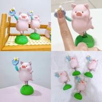 ราคา PP Home ตุ๊กตาหน้ารถ LuLu The Piggy ของแท้ หมูลูลู่ แต่งคอนโซล แต่งรถ ฟิกเกอร์ โมเดล อาร์ตทอย ของขวัญ 77023 LuLu The Piggy (12776211)