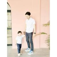 ราคา เสื้อครอบครัว Mix and Match เสื้อเชิ้ตผู้ชายแขนสั้นสีขาว/สีกรมท่า ลายหมา (11221623551)