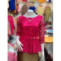 ราคา NNandNN Shop N 0014 เสื้อลูกไม้คอปาด สีพื้น หลายสี 44 แดง (2405)