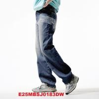 ราคา era-won กางเกงทรงหลวม รุ่น LOOSE BAGGY DENIM X STRANGER THINGS กางเกงยีนส์ขายาว ทรงหลวม สี ฟอกเข้ม (E25MBSJ0183DW32)