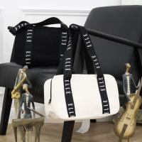 ราคา ELLE BOWLING BAG กระเป๋าสะพาย ผ้า Canvas Cotton 100% มีให้เลือก 2 สี รุ่น EWG005525 (EWG00552563XCBE)
