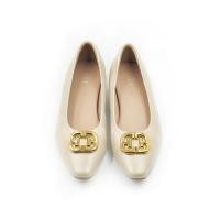 ราคา ELLE SHOES รองเท้าหุ้มส้นหัวมน หนังแกะแท้ แต่งโลโก้สีทอง มีให้เลือก 3 สี รุ่น- ELBL002 (ELBL002924RBS36)