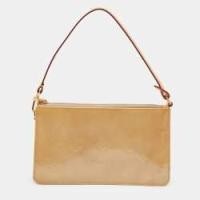 ราคา Louis Vuitton Beige Monogram Vernis Lexington Pochette Bag (762778)