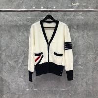 ราคา เสื้อแจ็กเก็ตคาร์ดิแกนกันหนาว คอวี ผ้าถัก เข้ารูป สีแดง สีขาว สีฟ้า แฟชั่นฤดูใบไม้ร่วง และฤดูหนาว สไตล์คลาสสิก สําหรับผู้ชาย และผู้หญิง (24525102785)