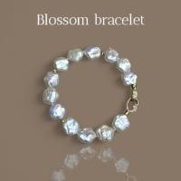ราคา Luxnara สร้อยข้อมือมุกแท้ Blossom (25830937774)