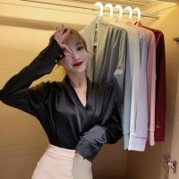 ราคา เสื้อเชิ้ตแขนยาว คอวี ผ้าชีฟอง ผ้าซาติน ทรงหลวม สีพื้น แฟชั่นฤดูใบไม้ร่วง สําหรับผู้หญิง 5QBY 2024 (24867794018)