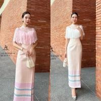 ราคา เสื้อลูกไม้แขนสั้นแต่งระบายทั้งตัว มาพร้อมผ้าถุงสำเร็จลายผ้าไทยจับจีบรอบเซต (24780529071)