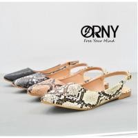 ราคา No OY155 ORNY ออร์นี่ Defect Sale มีตำหนิ รองเท้าส้นแบนหัวแหลม แบบรัดส้น สายแบบเกี่ยว หนังลายงู (7079581631)