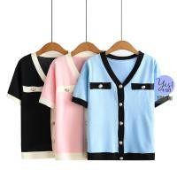 ราคา เสื้อยืดผ้าไหมพรมสาวอวบ อกยืดได้ถึง 54 นิ้ว คอวี กระดุมเงินแกะได้จริง สีดำ ชมพู ฟ้า YPS 131 (22608155925)