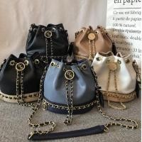 ราคา มีสินค้าพร้อมส่ง กระเป๋าสะพายข้าง กระเป๋าผู้หญิง ทรงขนมจีบ LYN งานตามหา มาเเล้วจ้า มีถุงผ้า มีป้ายห้อย (4460284847)