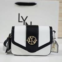 ราคา กระเป๋าสะพายข้าง วิเวียน LYN crossbody รุ่นใหม่ สายปรับได้มีป้ายหนังห้อย กดตัวลือกสินค้าฟรี เพื่อรับถุงกระดาษ (15966928868)