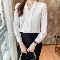 ราคา เสื้อผู้หญิงแขนยาว คอวีเสื้อทำงานเนื้อผ้าเกาหลีใส่สบาย New Fashion 2024 (21475288256)