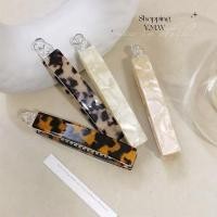 ราคา ส่งฟรี EMS กิ๊บกล้วยหนีบผม (25052461885)