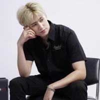 ราคา haas เสื้อเชิ้ตแขนสั้น unisex ผู้ชาย ผู้หญิง สีพื้น ลายปัก haas Jeans SHSH2018 (5086689099)