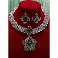 ราคา สร้อยดอกกุหลาบ ต่างหู สไตล์ล้านนา ชุดไทย (2714016715)