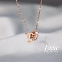 ราคา สร้อยคอ จี้ตัวอักษร D สร้อยคอแฟชั่น สแตนเลสแท้ เลขโรมัน กุหลาบทองและเพชร คริสตัล เครื่องประดับเกาหลี ไม่ลอก ไม่ดำ ไม่แพ้ (4796099817)
