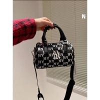 ราคา กระเป๋า ทรงหมอน new arrivals MLB งานแท้ outlet ขนาด 8 นิ้ว (22245996785)