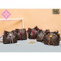 ราคา กระเป๋าถือ สะพายข้าง LV ทรงจีบ ขนาด 8 นิ้ว (6687054384)