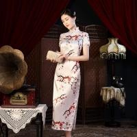 ราคา ชุดเดรสกี่เพ้า ลายดอกไม้ ดอกโบตั๋น สไตล์จีนย้อนยุค ขนาดใหญ่ ผ่าข้าง (24704109599)