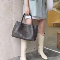 ราคา ใหม่ กระเป๋าถือ หนังแกะแท้ แบบนิ่ม จุของได้เยอะ แฟชั่นสําหรับพนักงานออฟฟิศ 2023 tote bag กระเป๋าทำงานผู้หญิง กระเป๋าสาน (11699750898)