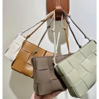 ราคา กระเป๋าสะพายไหล่ สะพายข้าง หนังวัวแท้ แฟชั่นสําหรับสตรี กระเป๋า tote bag กระเป๋าสาน (22960564708)