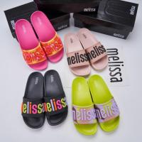 ราคา 2024 Melissa Thick Sole Anti Slip รองเท ้ าแตะลําลองกันน ้ ํา M สวมใส ่ รองเท ้ าแตะตัวอักษรสีสันสดใสสําหรับผู ้ หญิง (28650600214)